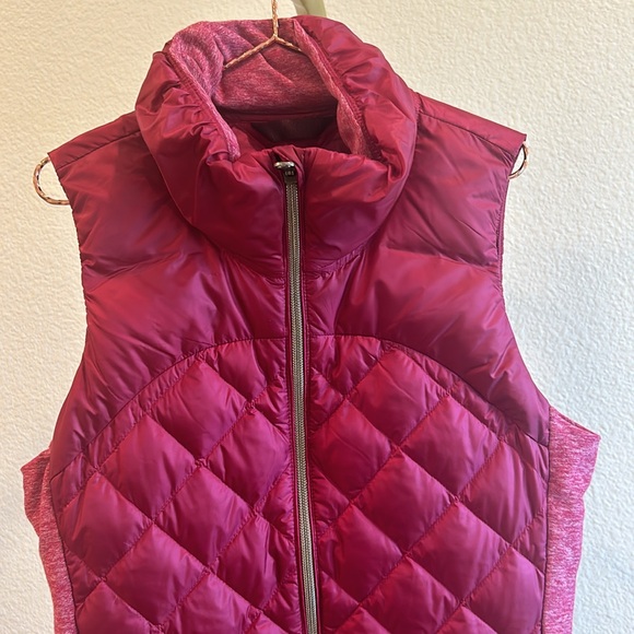Lululemon- down for a run puffer vest. - Picture 4 of 10